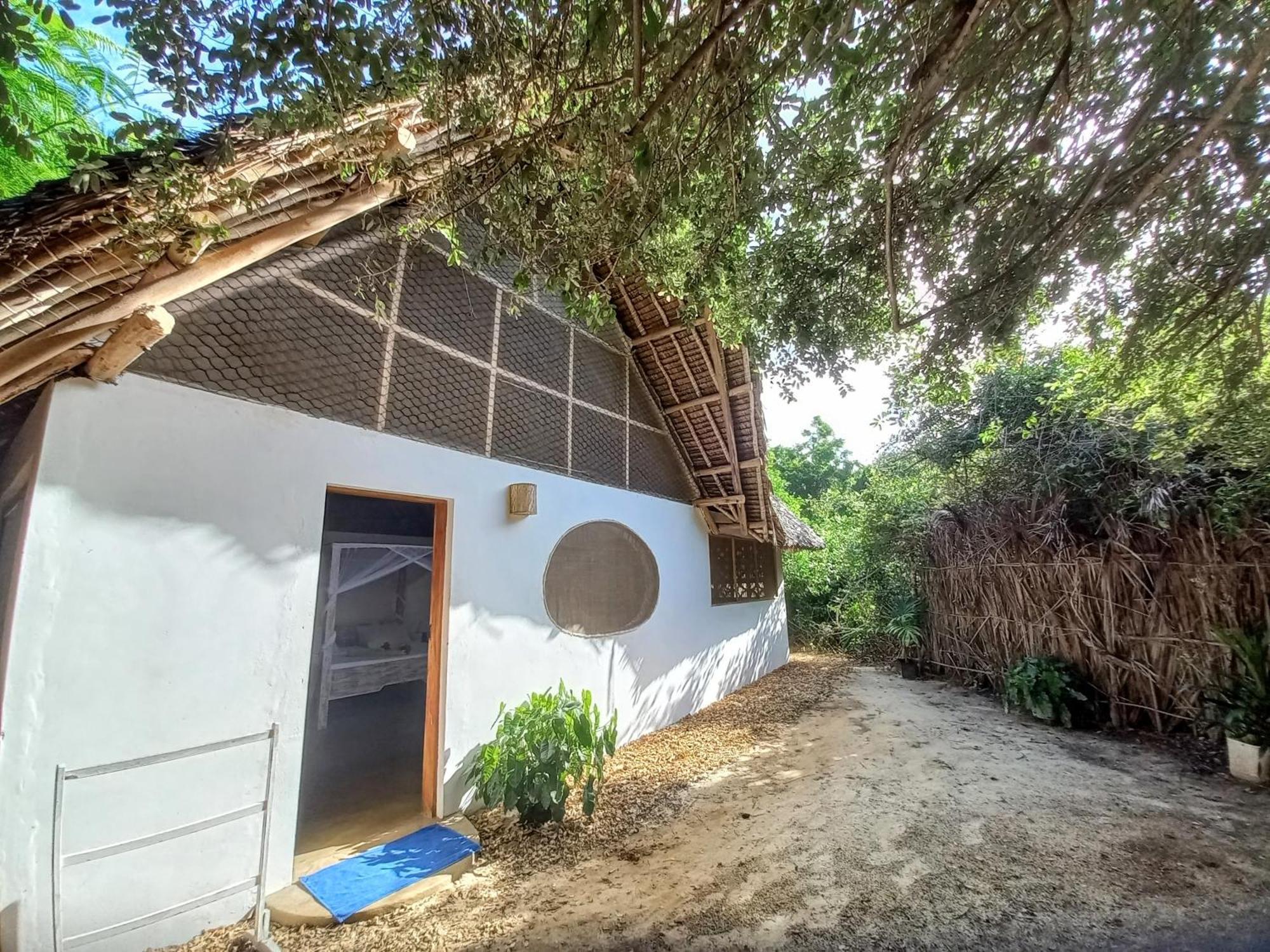 Watamu Beach Cottages Exterior photo